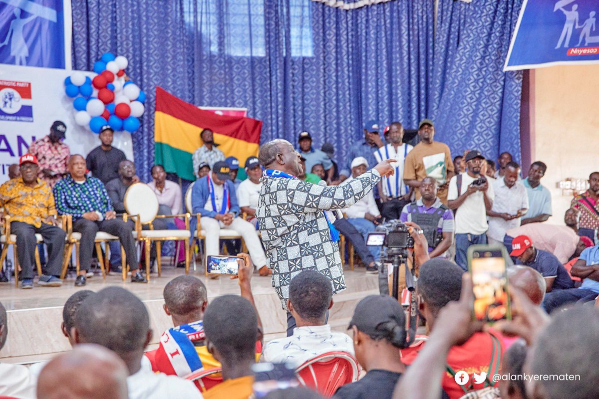 EmmanuelBredu3's tweet photo. Very clear picture of victory 
In this hardship if npp delegate go and vote for Vice President then I swear the party will collapse and never resurrect again

@AlanKyerematen WILL WIN THE PRIMARIES AND WIN COME 2024 ELECTIONS 
mark my words 
#AlanForAll 
#AlanHomeComing #GOAT𓃵 https://t.co/h5kKG6M8uf