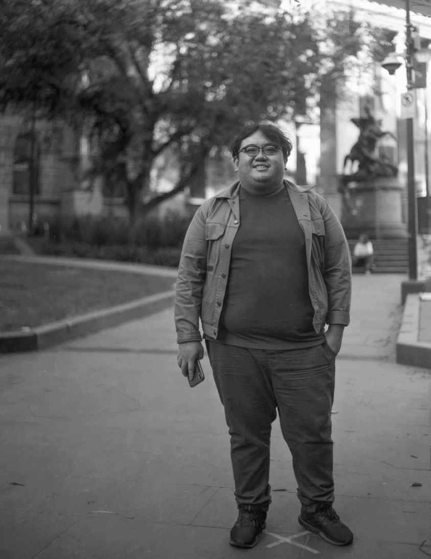 Library_Vic's tweet photo. β€οΈ Forecourt Fridays!
Skateboarders, students, travellers, friends, family groups and pigeons (π£) all have their place on the Library lawns!
Throwback to when Gabriel Cameron captured these beautiful @Library_Vic forecourt portraits.
π· Gabriel Cameron
#LibraryVicPic https://t.co/3qwq0SrLWT