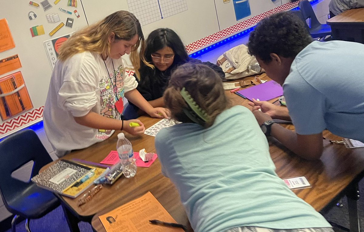 humphreys_math's tweet photo. When your @StrackKISD Cougars are so engaged they don’t even know you took a picture of them🤗 #findthosepatterns #teamworkmakesthedreamwork #mathtalk #thinkingclassrooms #winning @KleinISDMath https://t.co/ng09WjblPR