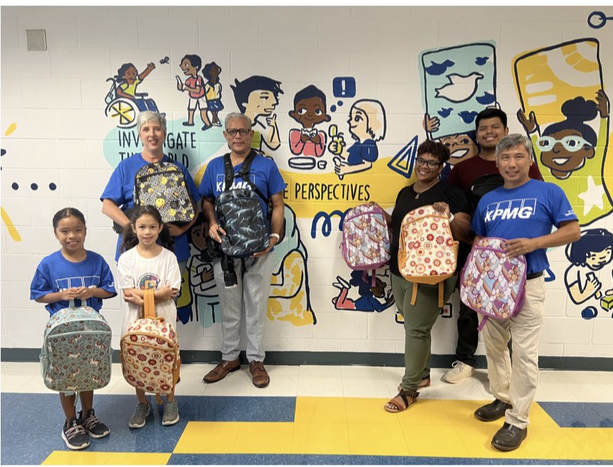 DillardMagnetES's tweet photo. We are so grateful for our commUNITY partnership with KPMG. They donated 150 backpacks!! Our students will be equipped with all the tools they need as they embark on global quests this year! #readytoexplore #globalcitizens @rsykez @MollyMo518 @jpachec1 @mdguzski https://t.co/nRFl0lNneZ