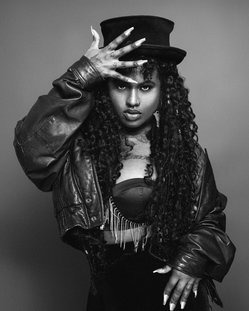 Portrait of <a href="/vanity_zo/">VanityZo💜</a>