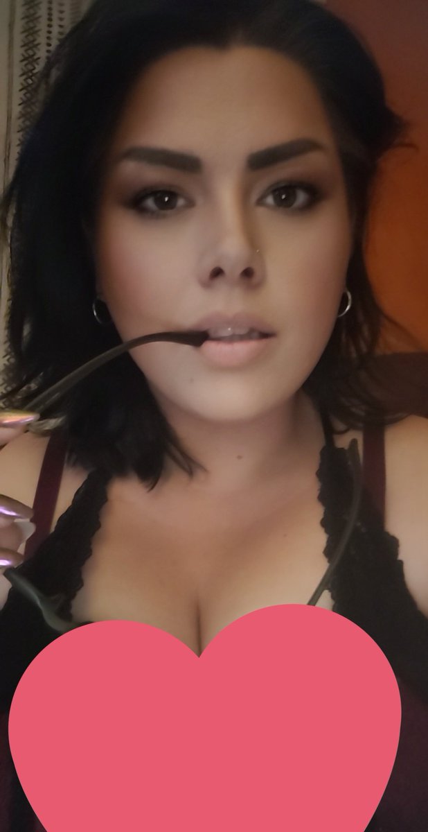 ItsMrsBushi's tweet photo. Guess who started #onlyfans 😏🤫

https://t.co/EkleEI7IL7 https://t.co/k4XDYkFYu9
