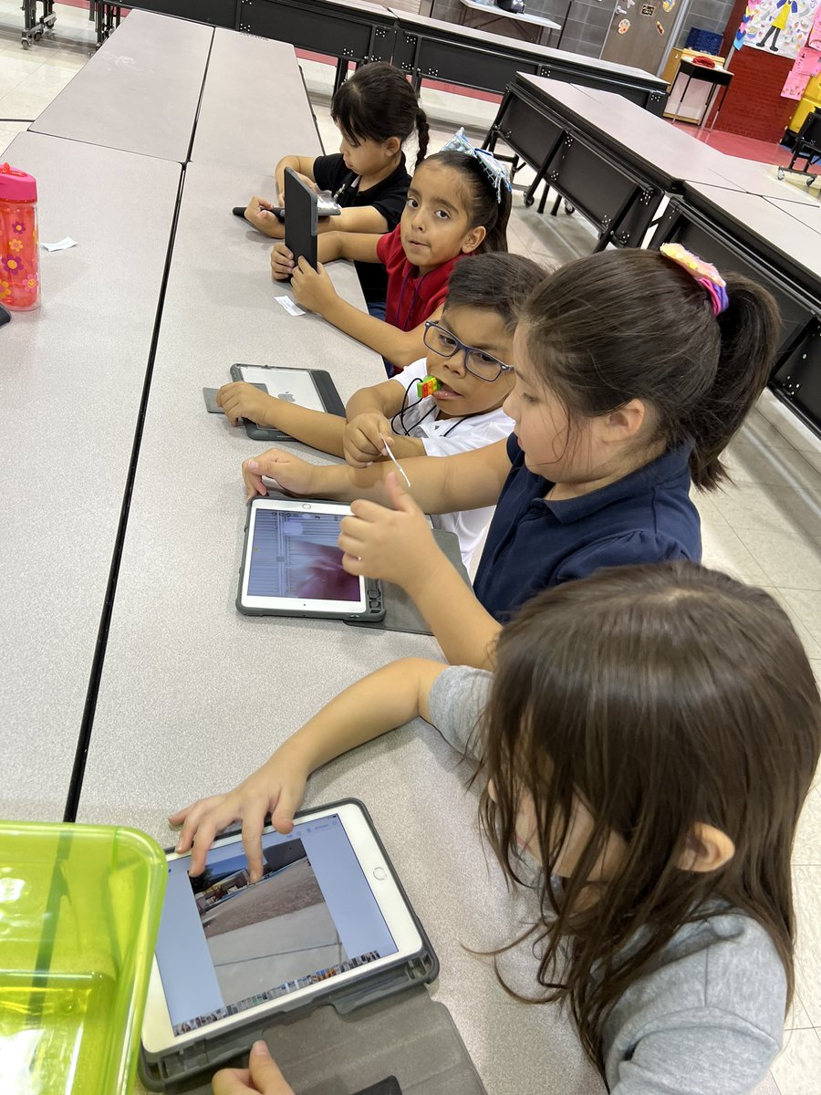 coachramirez23's tweet photo. First grade Panthers enjoying the first day of Photography Club! They were so excited to explore the garden and take lots of pictures ☺️📸❤️🐾 Getting them ready for when they can join @HHSYearbookIt 😃 #PAWsomePanthers #MiniPhotographers #RepTheH https://t.co/wGMsFV6QPX