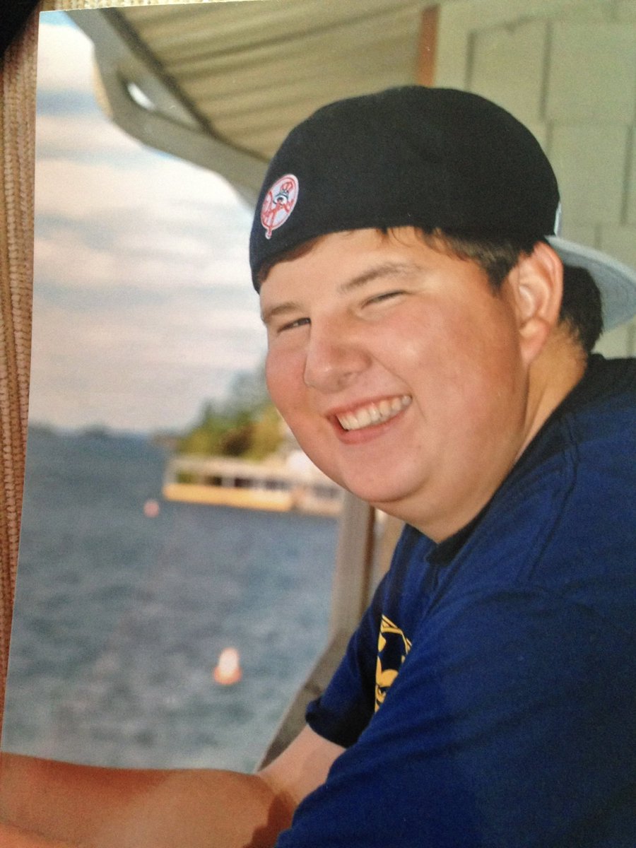 DMichael70's tweet photo. It’s been over 3,000 days since I’ve seen your face or heard your voice. Not a day goes by, I don’t start my day &amp; end my day thinking about you. Miss you more today then ever. I ❤️ U @hutttyler what I’d do to hug and kiss you my son! #BillsMafia #Tylerstrong I’ll miss U 4-ever https://t.co/bUKzzvmWro