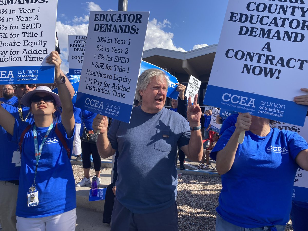 tsegerblom's tweet photo. My mom was a teacher.  I love teachers!  Please pay them a fair living wage!!! https://t.co/KTSjzPyNNe