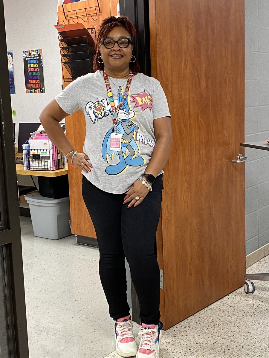 TeeBullard's tweet photo. 🚌 First Day @PlummerMS_AISD was FULL of excitement! I’m ready to teach my students how computer science makes the world go around.  We have some really invigorating projects planned! #myAldine #middleschoolmatters #firstdayofschool #plummerpumas #computerscience #cteeducator https://t.co/9zE0YCMI7k
