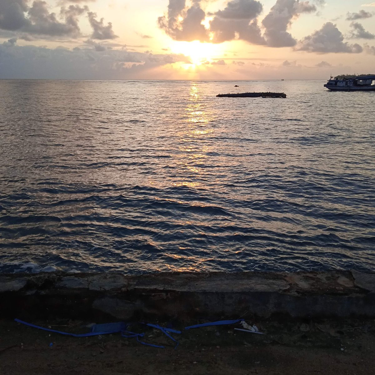 e_saiful's tweet photo. Pagi di desa balimu lasalimu selatan buton sultra 🇮🇩
#pagi #sunrise #desabalimu #buton #sultra https://t.co/hmUhuIa9EY
