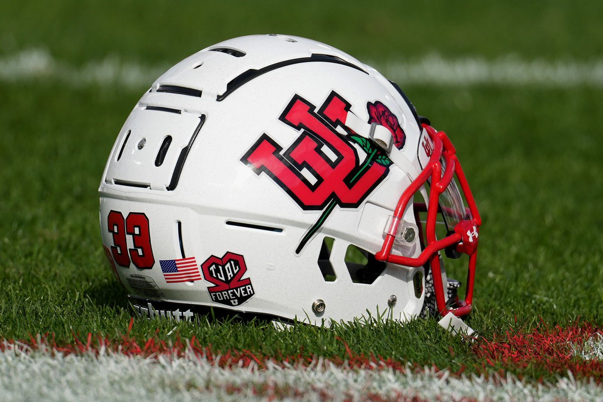 Deucethegreat4's tweet photo. I’m to blessed to receive an offer from the UNIVERSITY OF UTAH‼️ @therealraygates @CoachEReinhart @Colton_Swan @Utah_Football @MikeRoach247 #UBOYZ https://t.co/RKBLghKROd