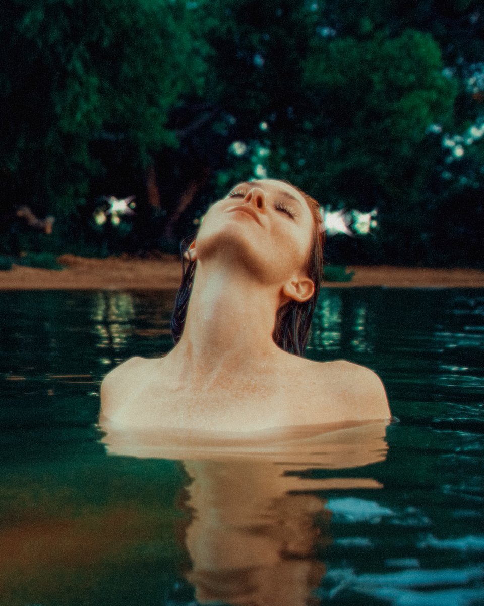 ShutterVandal's tweet photo. Waterworld... @LeslieAHacker #waterphotoshoot #creativephotography https://t.co/wjSiJ1E5ET
