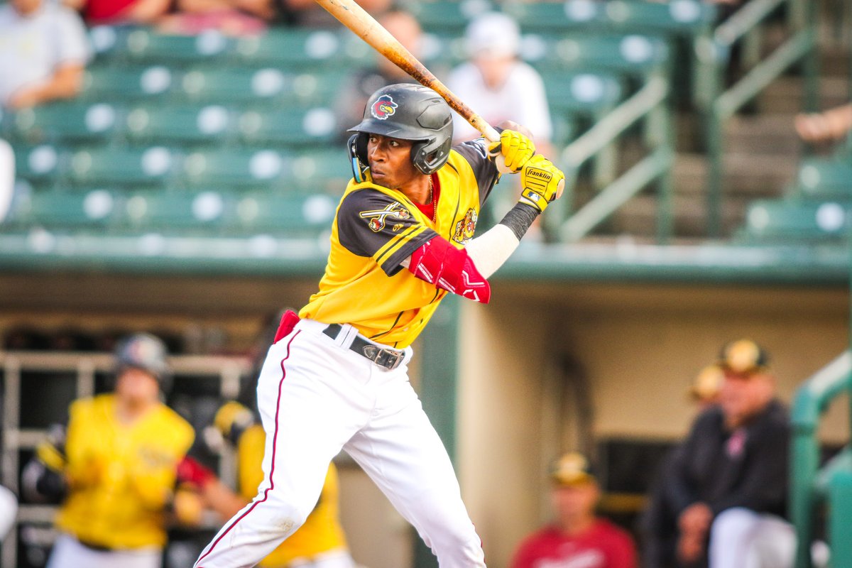 RocRedWings's tweet photo. Plates go yellow π‘β«οΈ #TAFTP https://t.co/7viOVOoLG4