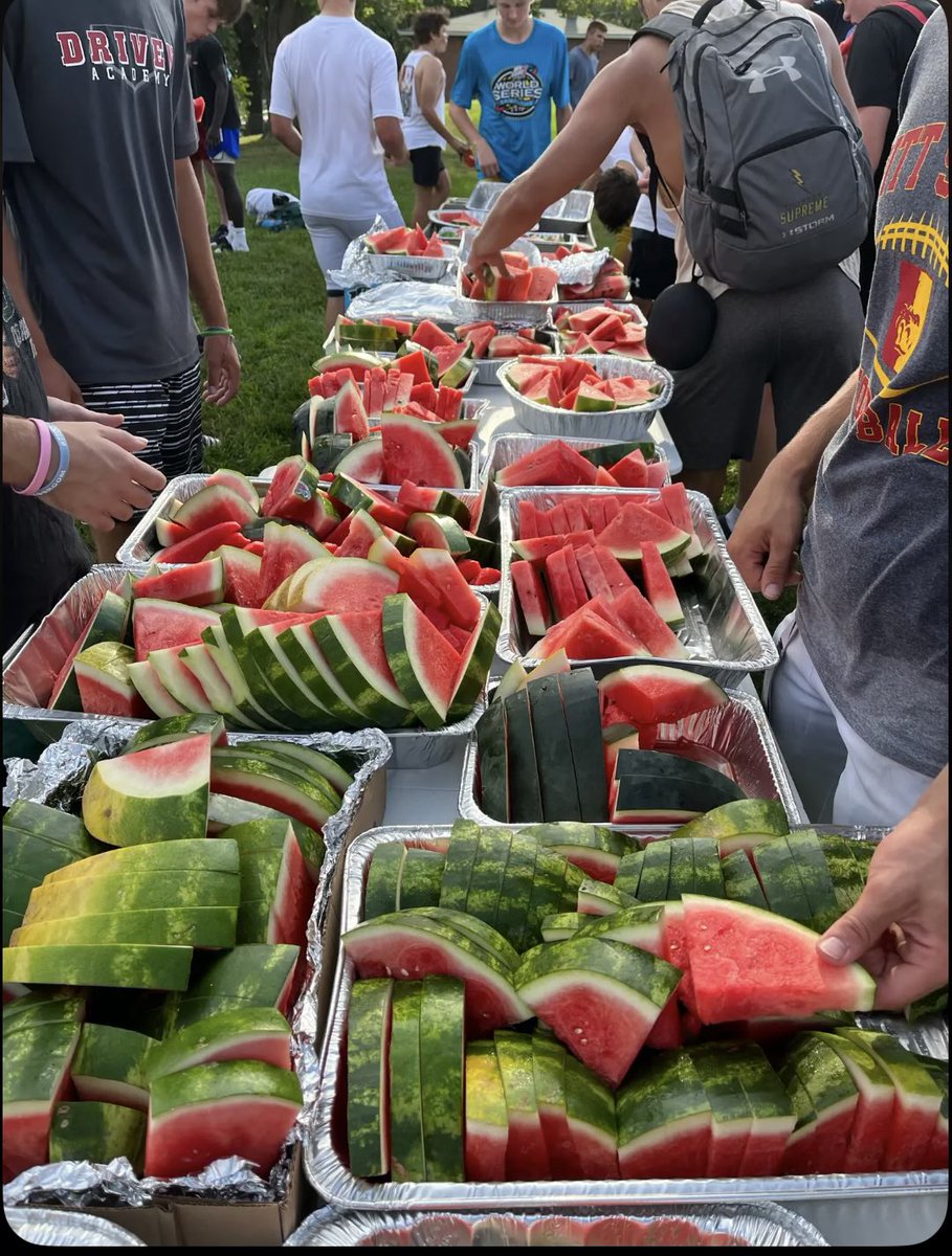 ematulka's tweet photo. #WatermelonFeed #Football @BarstoolBoltsX @PiusXtra @piusboosterclub #LNK #GoBolts  💚💛🏈⚡️ https://t.co/Shu48GnyHd