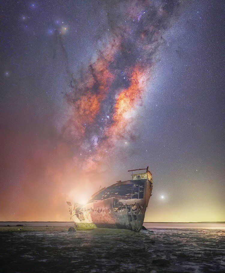 Grace_Ryan1's tweet photo. Where will the river of history carry us, to?🌌🛳️
#photograph #stars #histories https://t.co/YNoofVaKiv