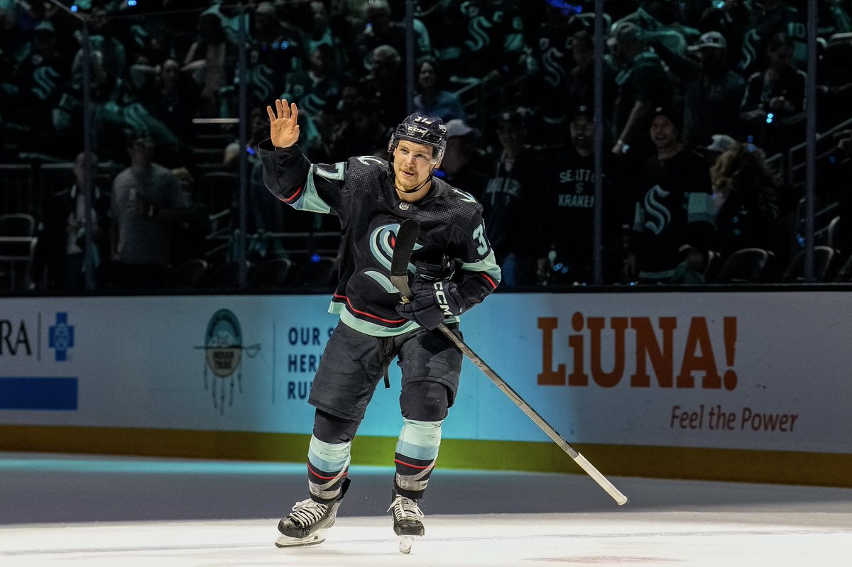 SeattleKraken's tweet photo. YANNI YANNI YANNI https://t.co/twyp5eH55Z