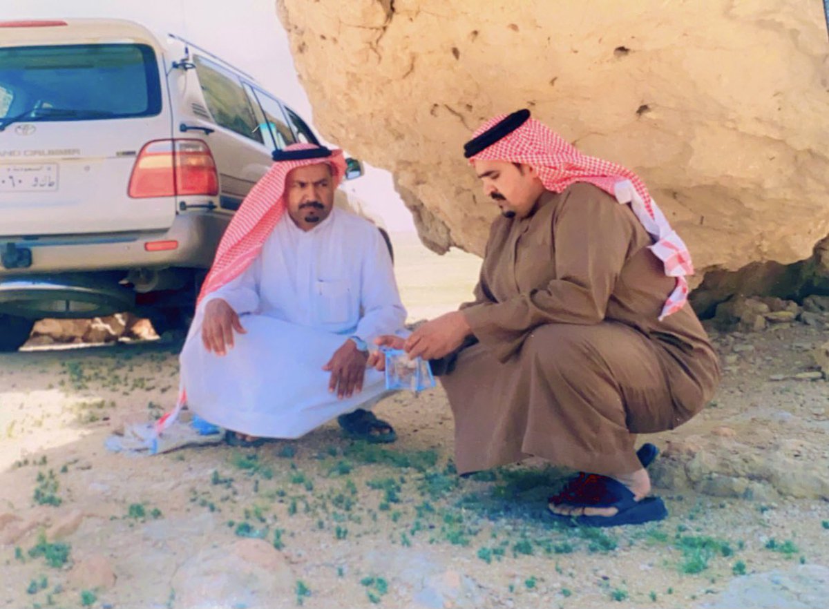 ذكراك دايم مانسيته ……ابالي
مهما حصلي صحبتك مانسيته

ولا محت طيفك سحوت الليالي
ياحل ذكرك قلت ليته وليته

ان اشهد انك يابيض الوجه غالي 
صار الفراق ومثلكم مالقيته

مهي علوم مصررين الريالي
اهل المصالح كتبهم ماقريته

نداء