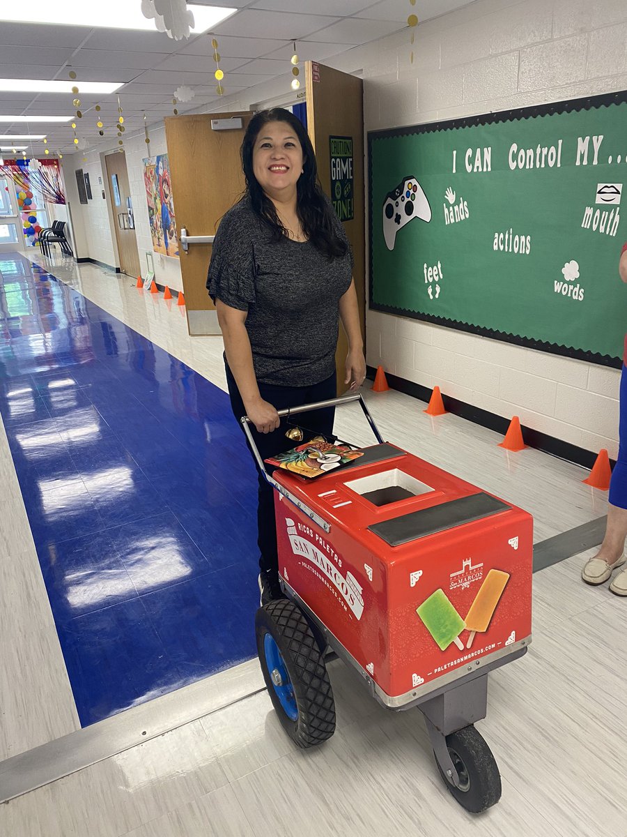 WMAndersonES's tweet photo. Thank you @United2Learn  for our paletas! Our team was so excited and really enjoyed their treat! #LevelUpWithLearning #BeatTheHeat https://t.co/X94VdfTeqx