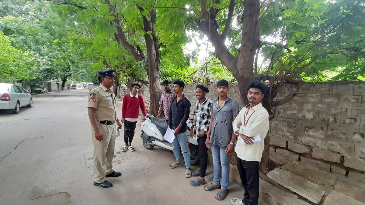 BC &amp; Patrol car conducted community Policing in Nallakunta PS area