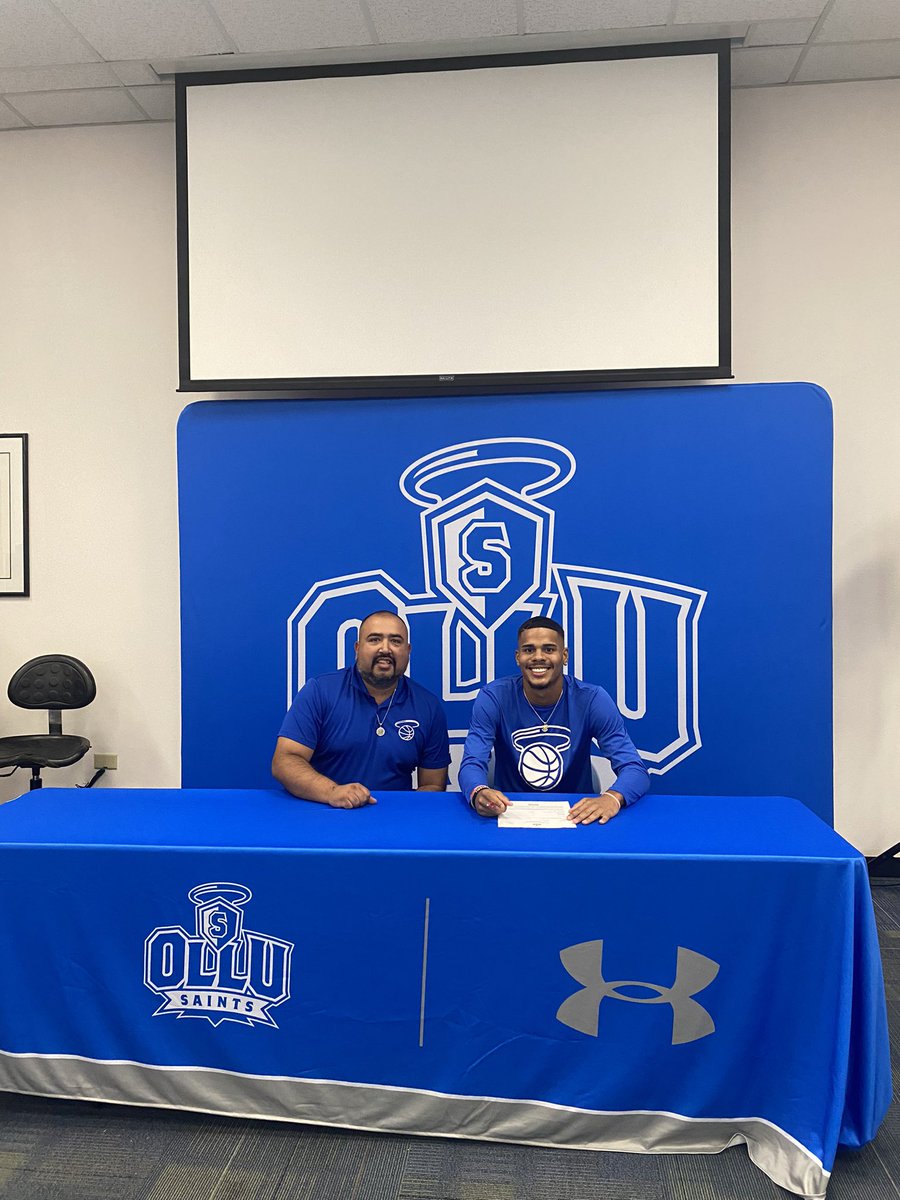 Never stop grinding late pick up before school starts. Love this kid all he wants is a chance 💪🏽. <a href="/prit05ett/">jaylon pritchett</a> <a href="/SAJayBoysBball/">San Antonio Jay Boys Basketball🏀Mu-Tang</a> <a href="/OLLUMENBBALL/">OLLU MEN'S Basketball</a> <a href="/MThompson_OLLU/">MThompson</a> <a href="/ChrisDial79/">Chris Dial</a> <a href="/NISDAthletics/">NISD Athletics</a>