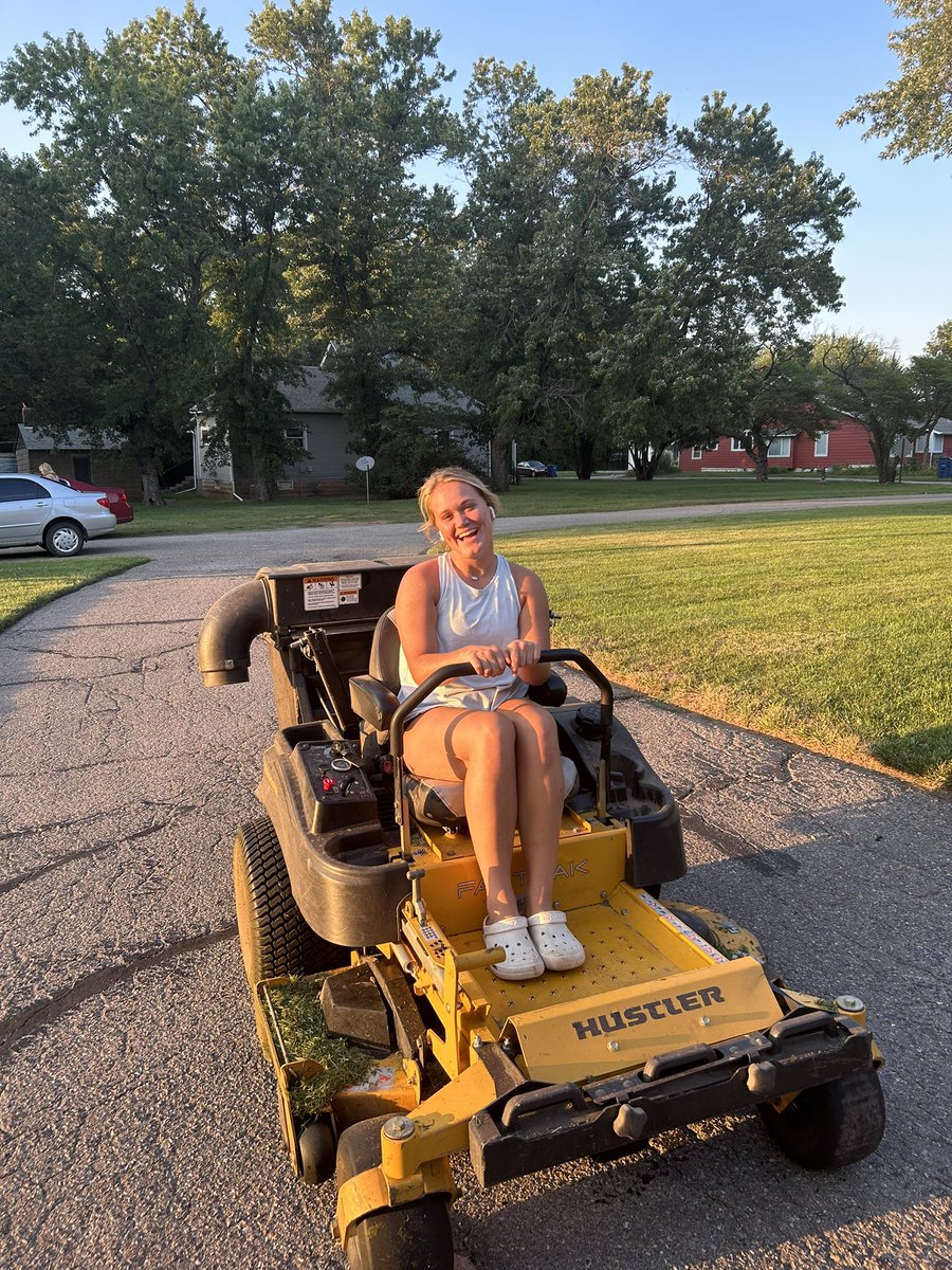 Nice to have some farm hands around.  <a href="/TjadenElizabeth/">Elizabeth Tjaden</a>