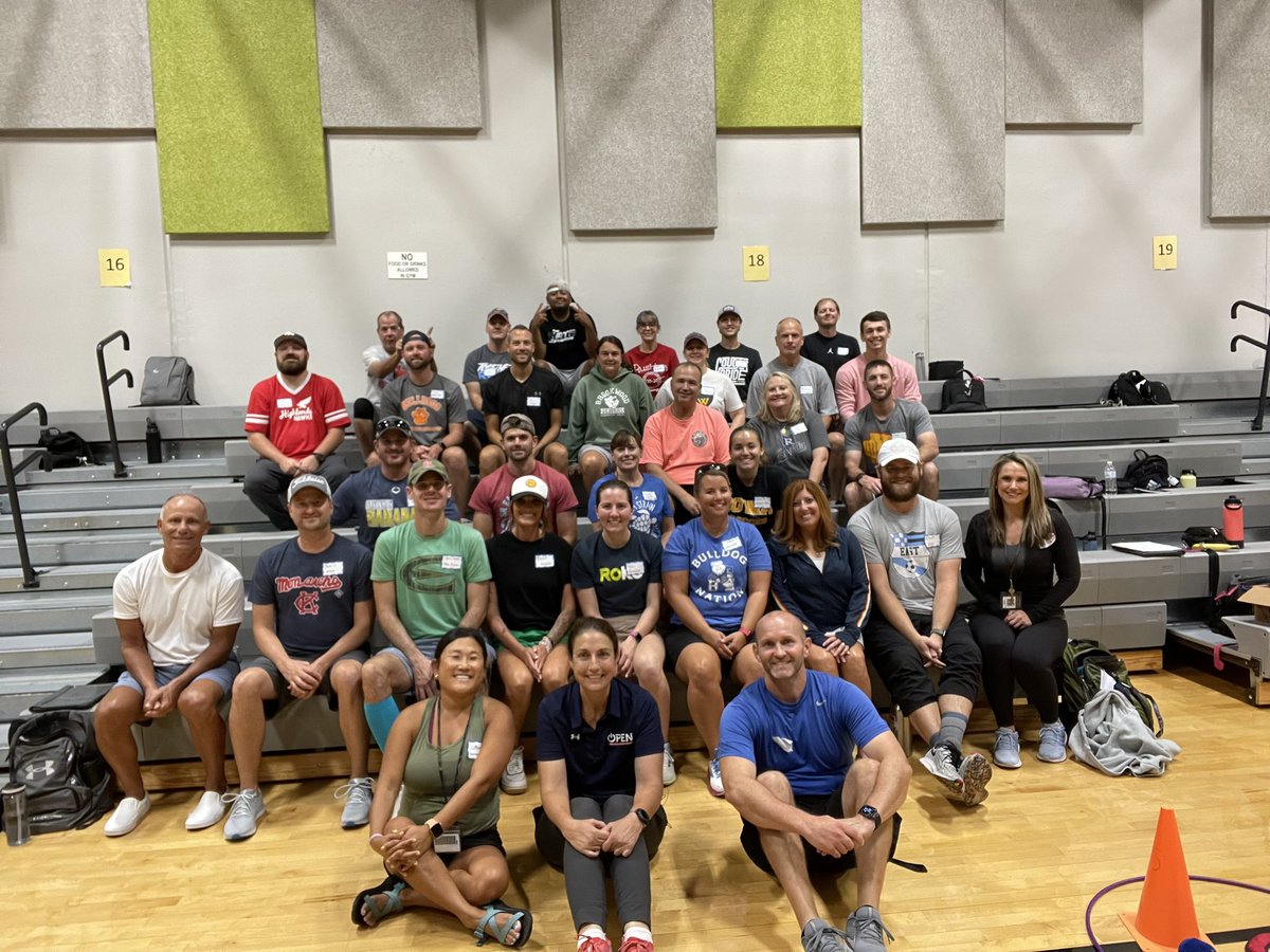DerrickRider's tweet photo. Awesome @OPENPhysEd PD today from @DriemeyerPE! Thankful to @theSMSD for making it happen and supporting our Elementary PE team! #TeachersHelpingTeachers https://t.co/QELHvTZBYC