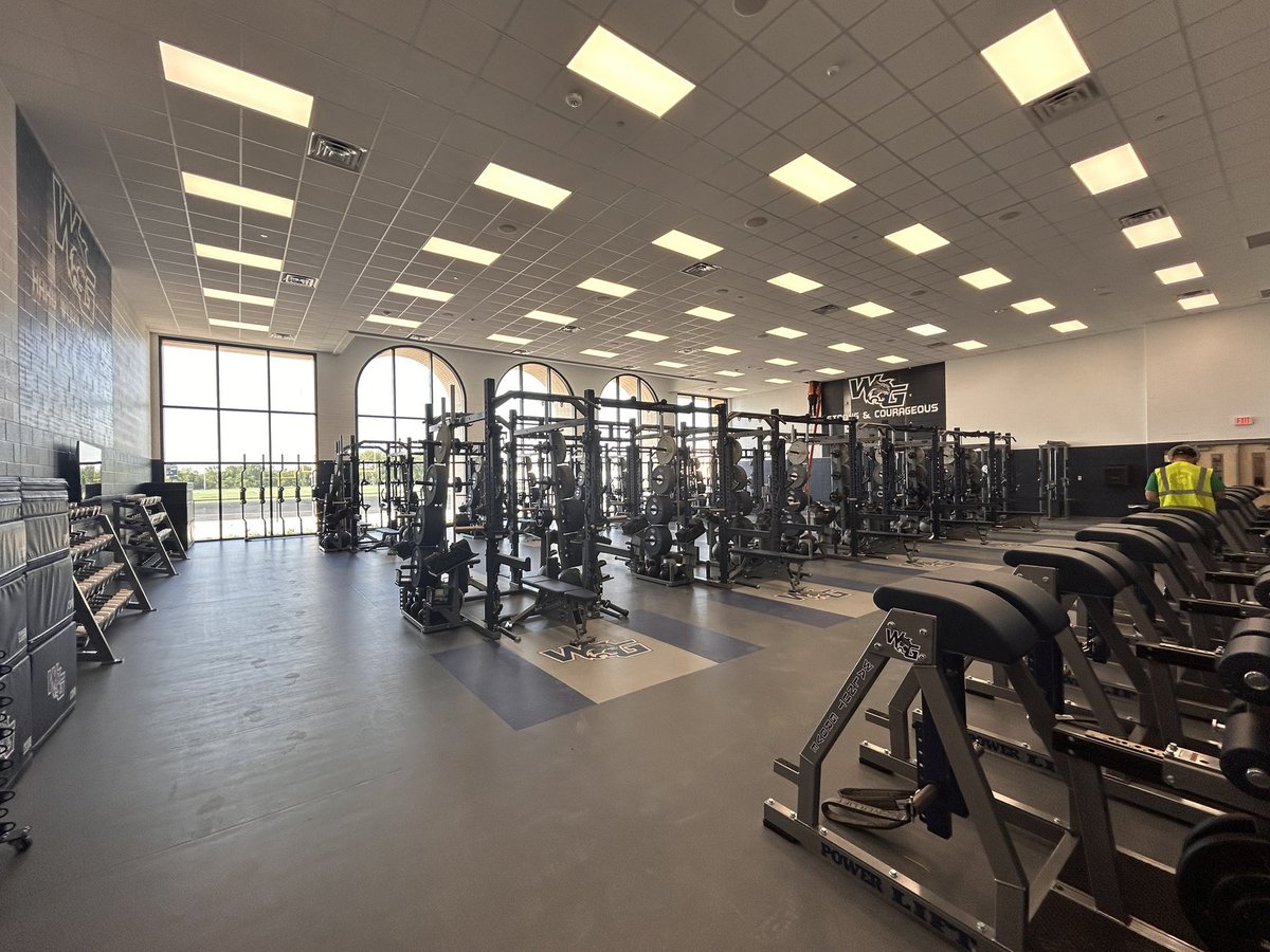 txfblife's tweet image. Checkout the newest high school in Prosper — Walnut Grove HS