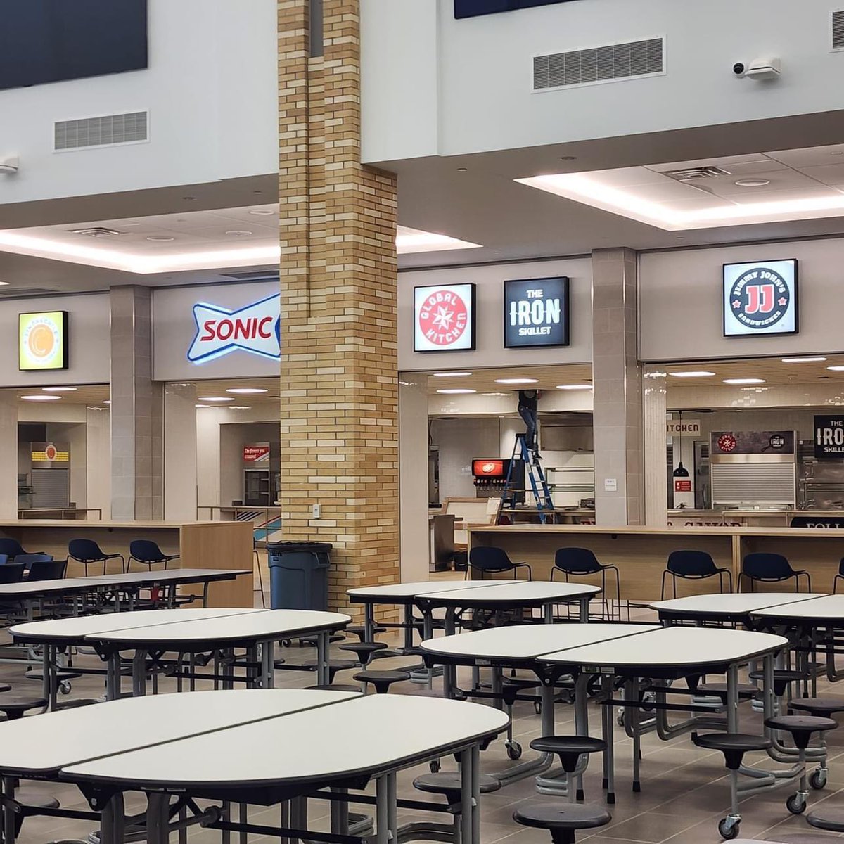 txfblife's tweet image. Checkout the newest high school in Prosper — Walnut Grove HS