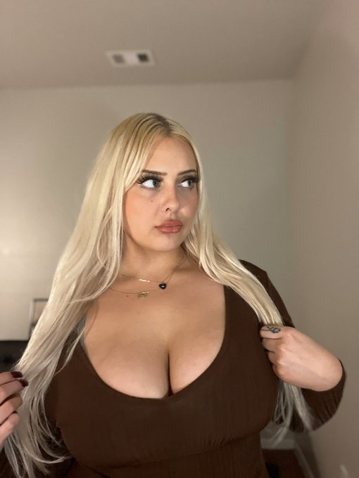 Yours truly staying hot, high, horny and happy https://t.co/11zQLQ1IhQ