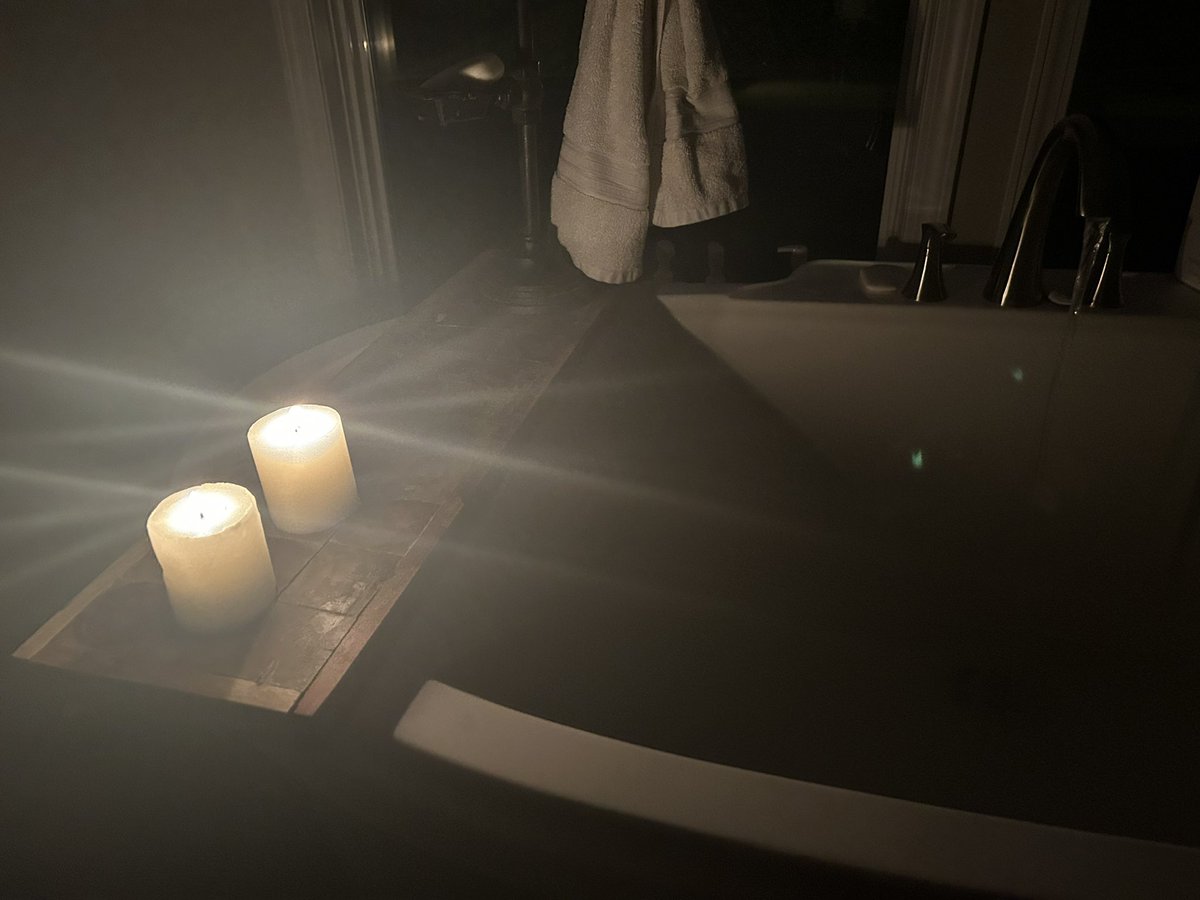endicottjustin1's tweet photo. Waxing + Scrubbing = Epsom salt
#thatnewmath https://t.co/8cmwLQ0syZ