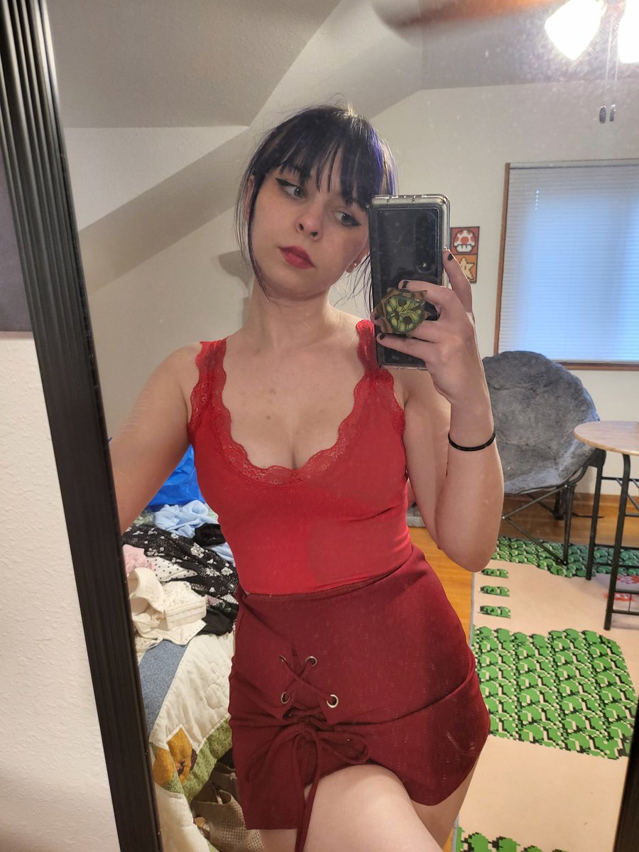 LoZelda's tweet photo. also bri (selfie spam done srry) https://t.co/Q0yT1DN0d4