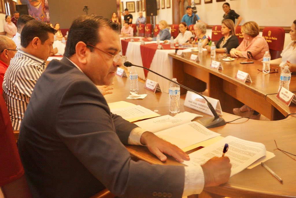 El día de hoy el Republicano Ayuntamiento de Victoria en sesión de cabildo, aprobó por unanimidad alinear el Plan Municipal de Desarrollo 2021-2024 con el Plan Estatal de Desarrollo 2023-2028. Seguiremos trabajando en armonía por Victoria.