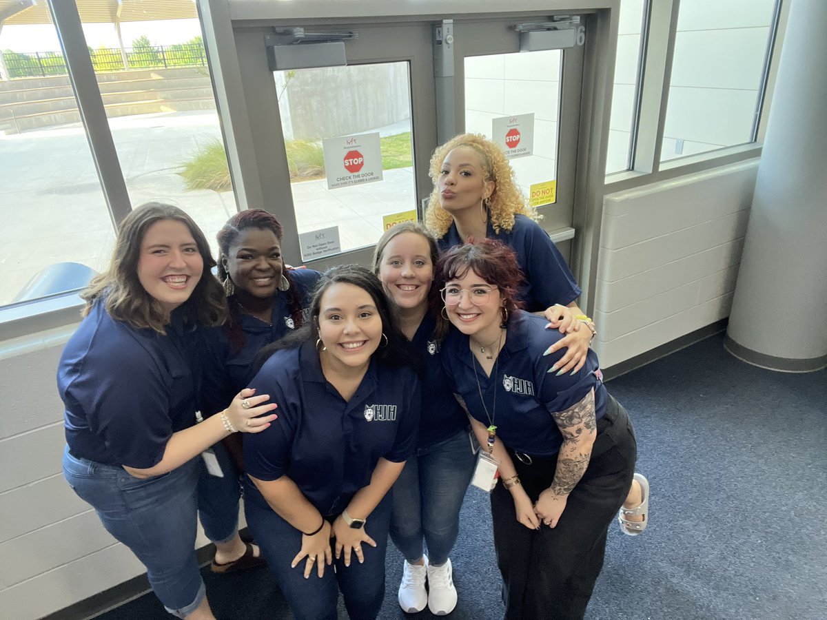 saracantry's tweet image. I have the BEST TEAM EVER!!!!!!! I love these ladies! I can’t wait to create awesome memories and grow our students this year! ❤️ Katy is a dream! #WeAreHaskett #katyisd @HaskettJH