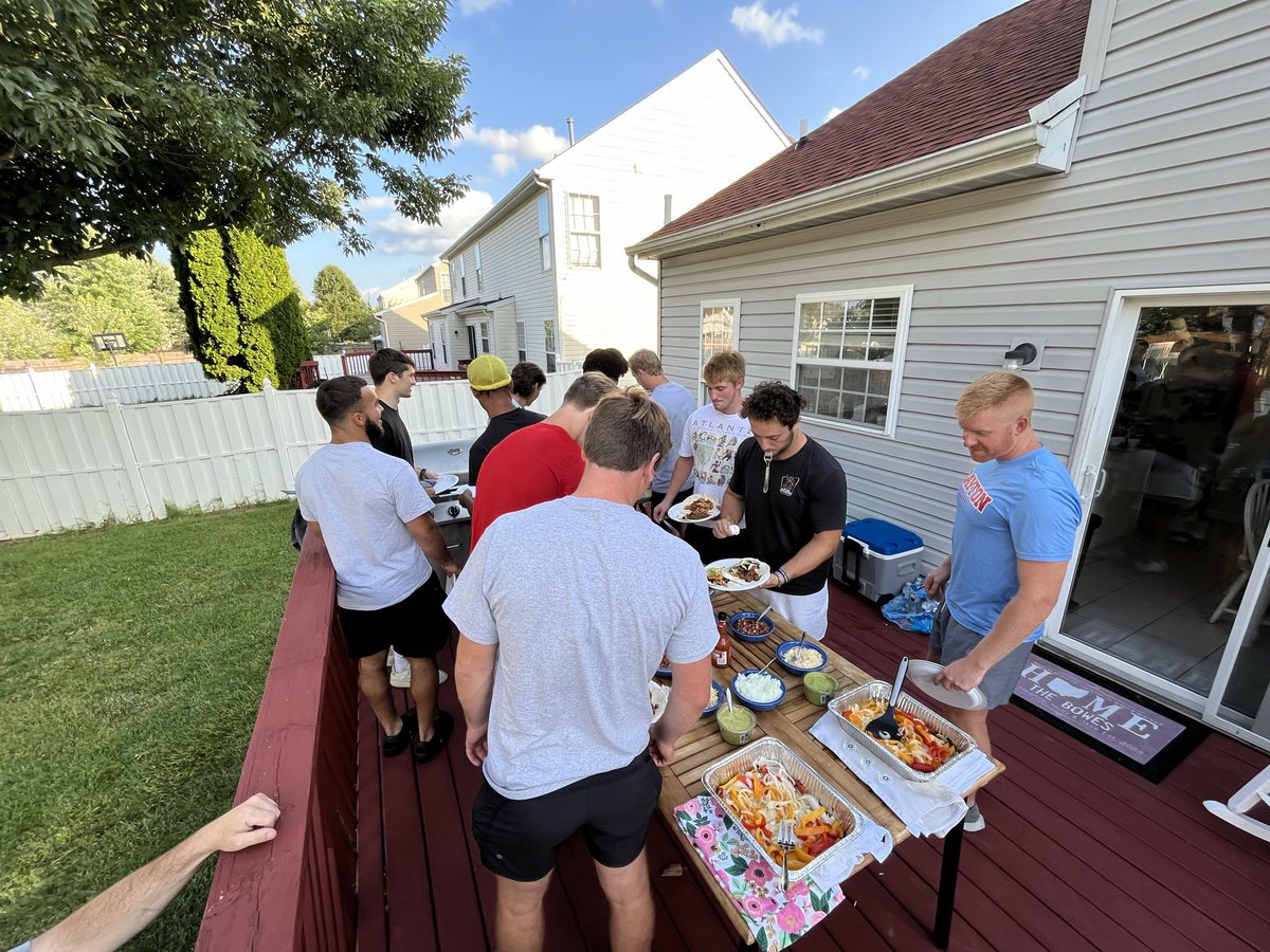 John_bowes_'s tweet photo. Great time tonight with @CoachFlaherty4 and the safeties! Great company and molly and Jack loved playing with their new friends! #FamilyDinner #DaytonFootball https://t.co/GaVRMyxHkH