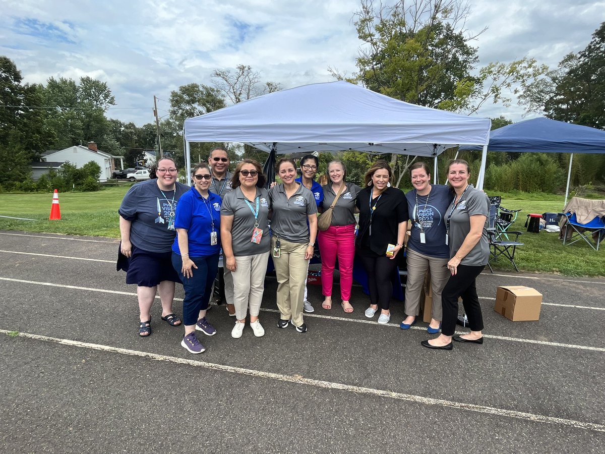 When you say “Community Event” our #SOMS and #GlobalWelcomeCenters are ready! #AllAreWelcome @PWCSNews Thank you #communicationsteam for hosting a fantastic event @CarKenRose @MariaDellaFave @JohnJ_pwcs #PWCSProud