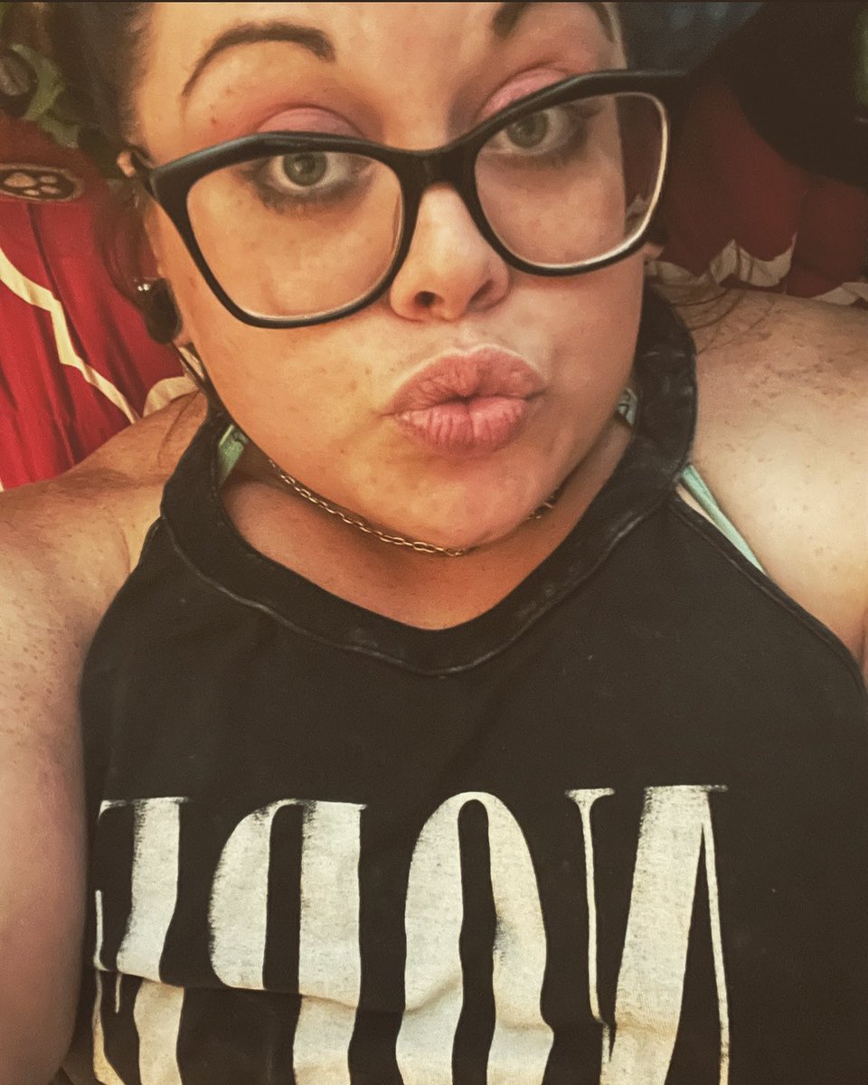 Kissy kissy 😘 link in bio 😜 #plussize #plussizebeauty #plussizeblogger #plussizestyle #biggirl #biggirlsarebeautiful #biggirlsrock #thicky #thickwomen #bbwqueen #bbwgoddess #bbwselfie #ssbbw #ssbbwbelly #ssbbwbeauty #glasses #glassesgirl #glassesfashion #torrid #torridfashion