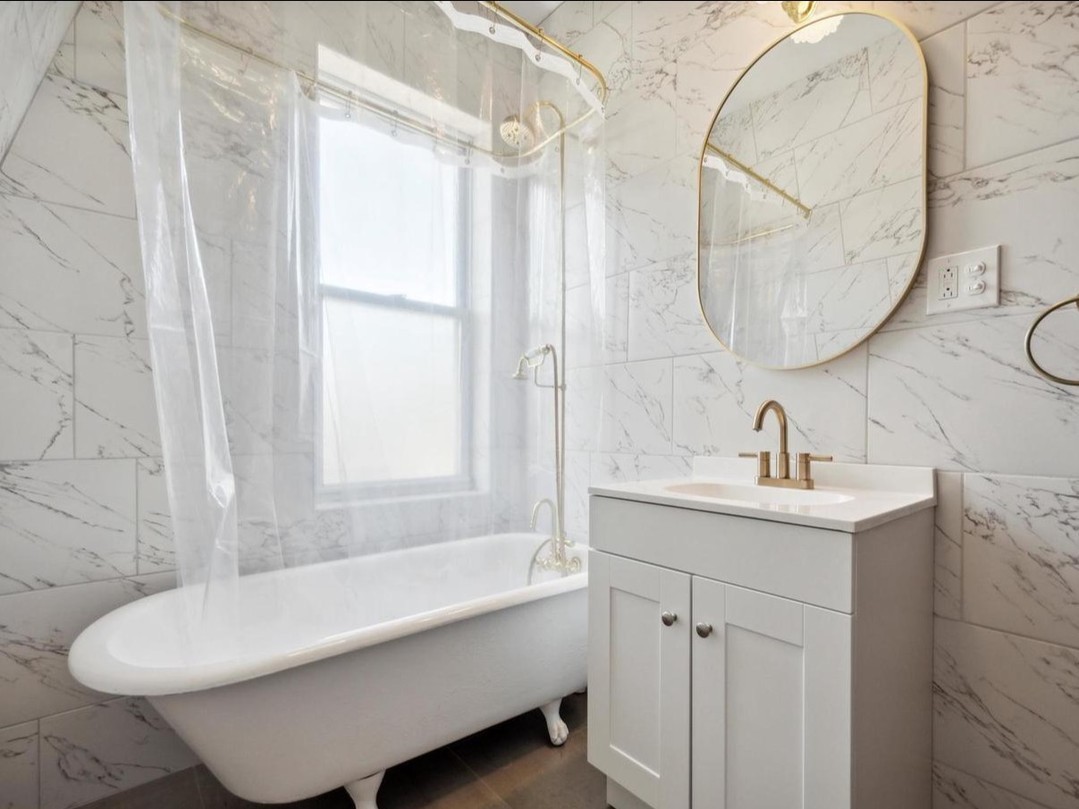 TheSivelGroup's tweet image. Live in the heart of Penn Knox, Germantown at 5349 Wayne Ave, a recently renovated triplex just a short walk from Hansberry Community Garden

search.thesivelgroup.com/brightmls/6-PA…

#walktoeverything #moveinready #moveintoday #publictransportation #triplex #newhome #phillyrental #livinginphilly