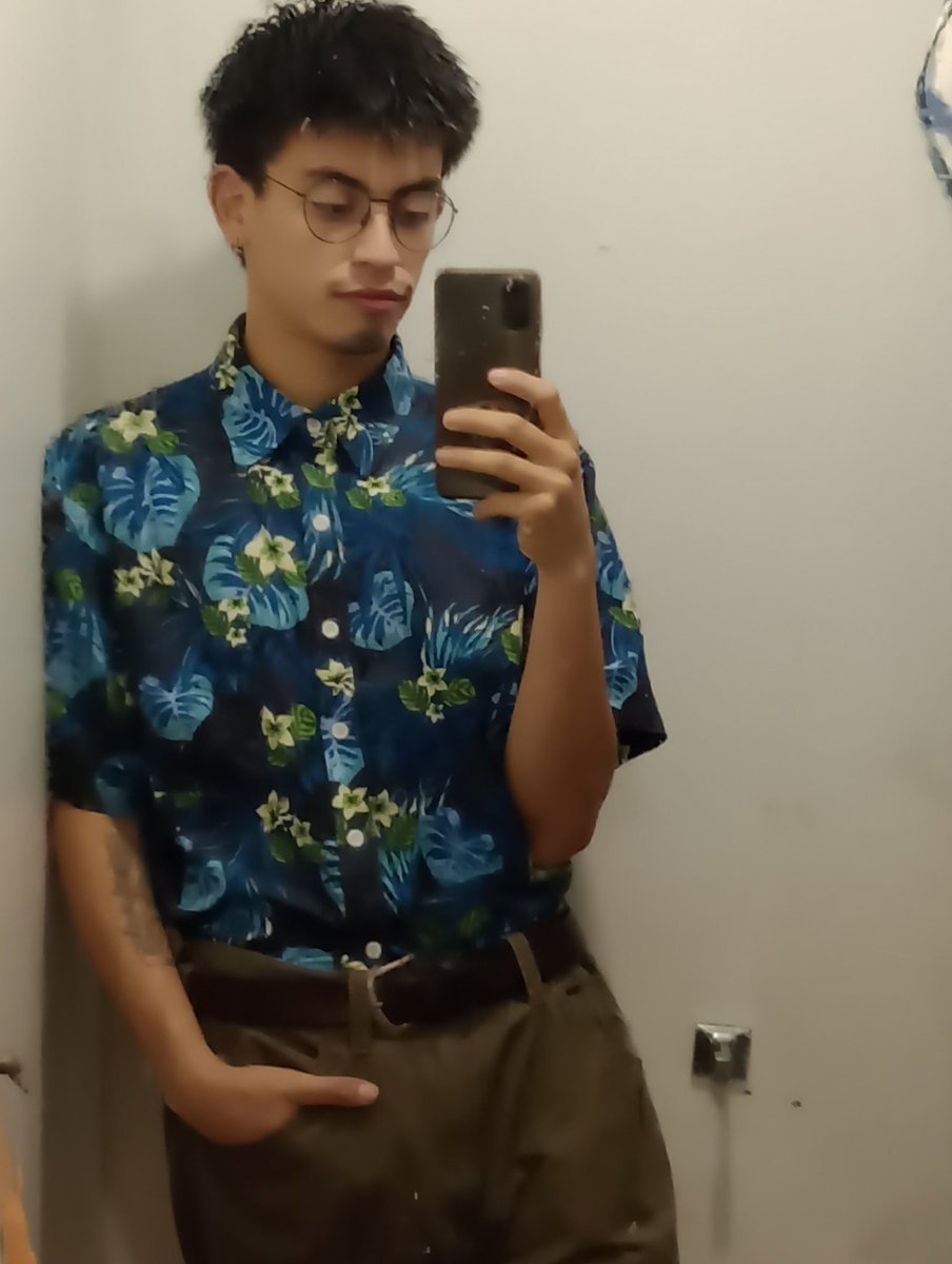 bilonnnnnn's tweet photo. Me gustó como me veo con esta camisa aunque me gusta más sin camisa jeje 🥴🥴 https://t.co/UFPy3JT59x