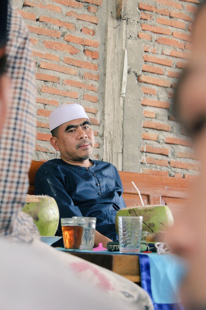 Muhibbin_GG's tweet photo. Dr. KH. Abdul Ghofur, MA 

Kalau shalat 5 waktu di masjid nggih, jangan di posko kalih sregep olehe sowan-sowan tokoh agama sekitar. https://t.co/31z1QrTmmv