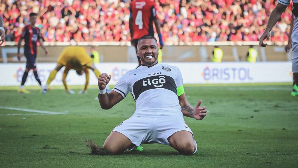 #Deportes| Goooool de Olimpia

Richard Ortíz a los 70 min 

➡️<a href="/elClubOlimpia/">Club Olimpia</a> 2
➡️Flamengo 1

📻➡️#1020AM