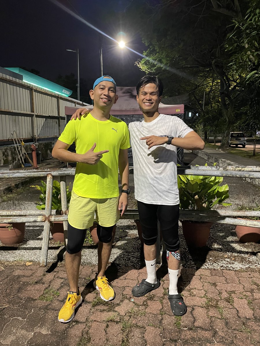 ajezzzzzzz's tweet image. Friyay's AM with Sir Fathi. His first time. 👏

#445AMSession @KyserunKrew