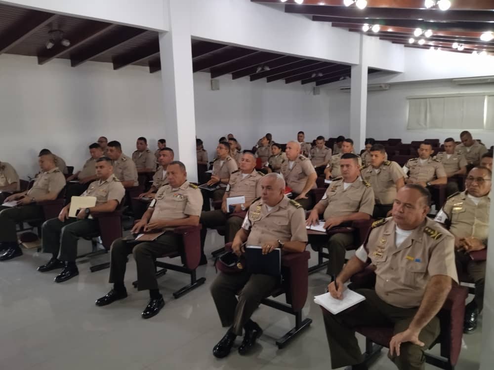 Cumpliendo instrucciones del ciudadano CG. <a href="/ElioEstrada18/">MG. Elio Estrada</a>, se realizó reunión de trabajo con los comandantes de CEGA, con el fin de impulsar el servicio de Guardería Ambiental, contando con la presencia del Segundo Comandante y JEM de la GNB.