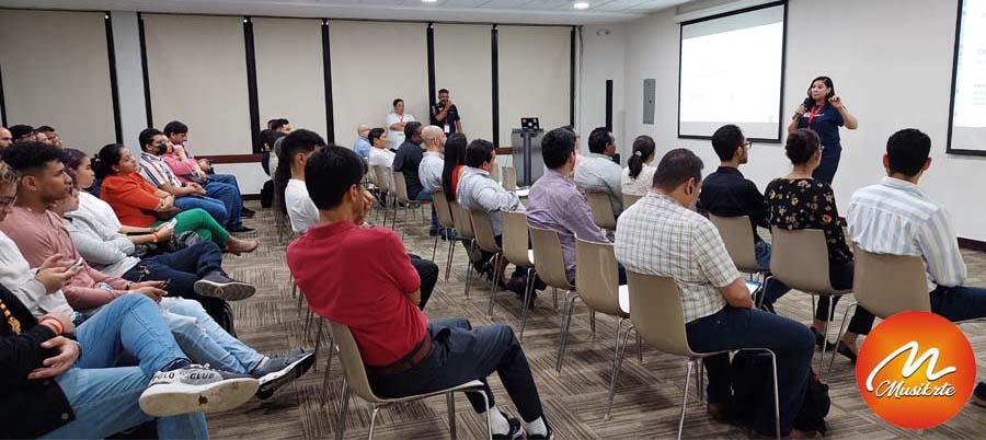 ORAUG PANAMA (@ougpanama) on Twitter photo Con mucha emoción dimos inicio al Oracle Tech Day con un inspirador Keynote a cargo de Francisco Muñoz <a href="/fcomunoz/">Francisco Munoz A ORCL MAA</a>. Fue un viaje lleno de conocimiento y tecnología. ¡Vivímos un escelente Oracle journey! #OracleTechDayPanamá #Keynote
<a href="/edgard_sanchez/">edgardo sanchez</a> <a href="/yamirethbatista/">Yami Batista</a> Con mucha emoción dimos inicio al Oracle Tech Day con un inspirador Keynote a cargo de Francisco Muñoz <a href="/fcomunoz/">Francisco Munoz A ORCL MAA</a>. Fue un viaje lleno de conocimiento y tecnología. ¡Vivímos un escelente Oracle journey! #OracleTechDayPanamá #Keynote
<a href="/edgard_sanchez/">edgardo sanchez</a> <a href="/yamirethbatista/">Yami Batista</a>