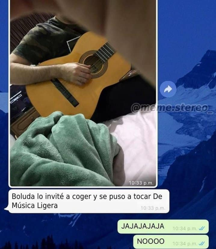 _onerolita's tweet photo. Ella durmió al calor de las masas
Y yo desperté queriendo soñarla
Algún tiempo atrás pensé en escribirle
Que nunca sorteé las trampas del amor https://t.co/Wv0KvO1O9O