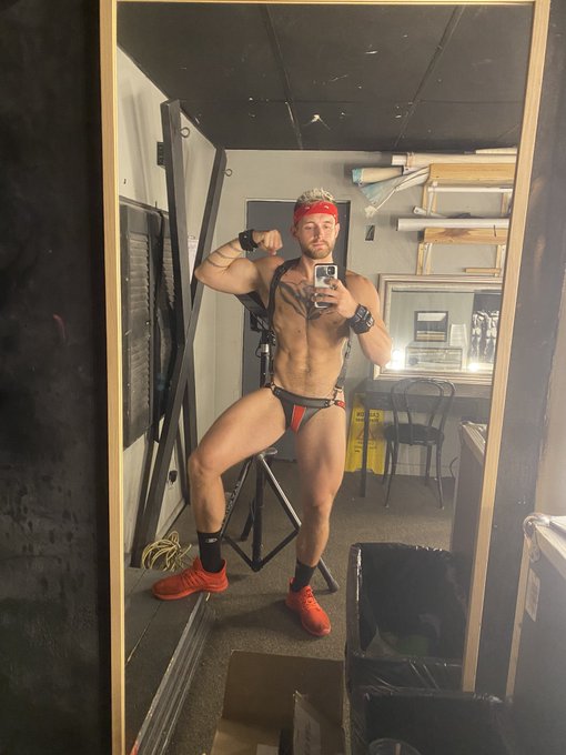 So excited for Market Days!! Say hi! I promise I don&rsquo;t bite 😜 just look for the giant manta ray chest<a href="/tag/humpday"class="tags"><span>#humpday</span></a>