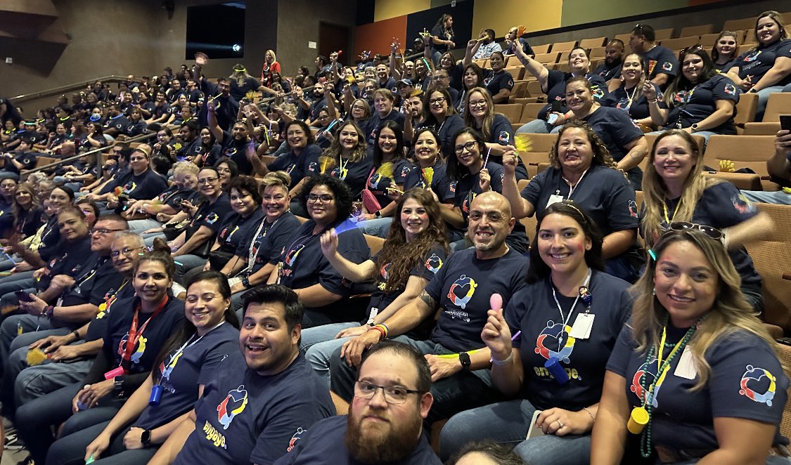 Today we got to enjoy our HCISD district kick off! #BeTheInspiration ❤️🖤🌎🏆#GreatThingsHappenAtVernonWLA <a href="/ArelyRTamez/">Arely R. Tamez</a> <a href="/leslieann4106/">Leslie Ruiz</a> @vmsjaybyrd