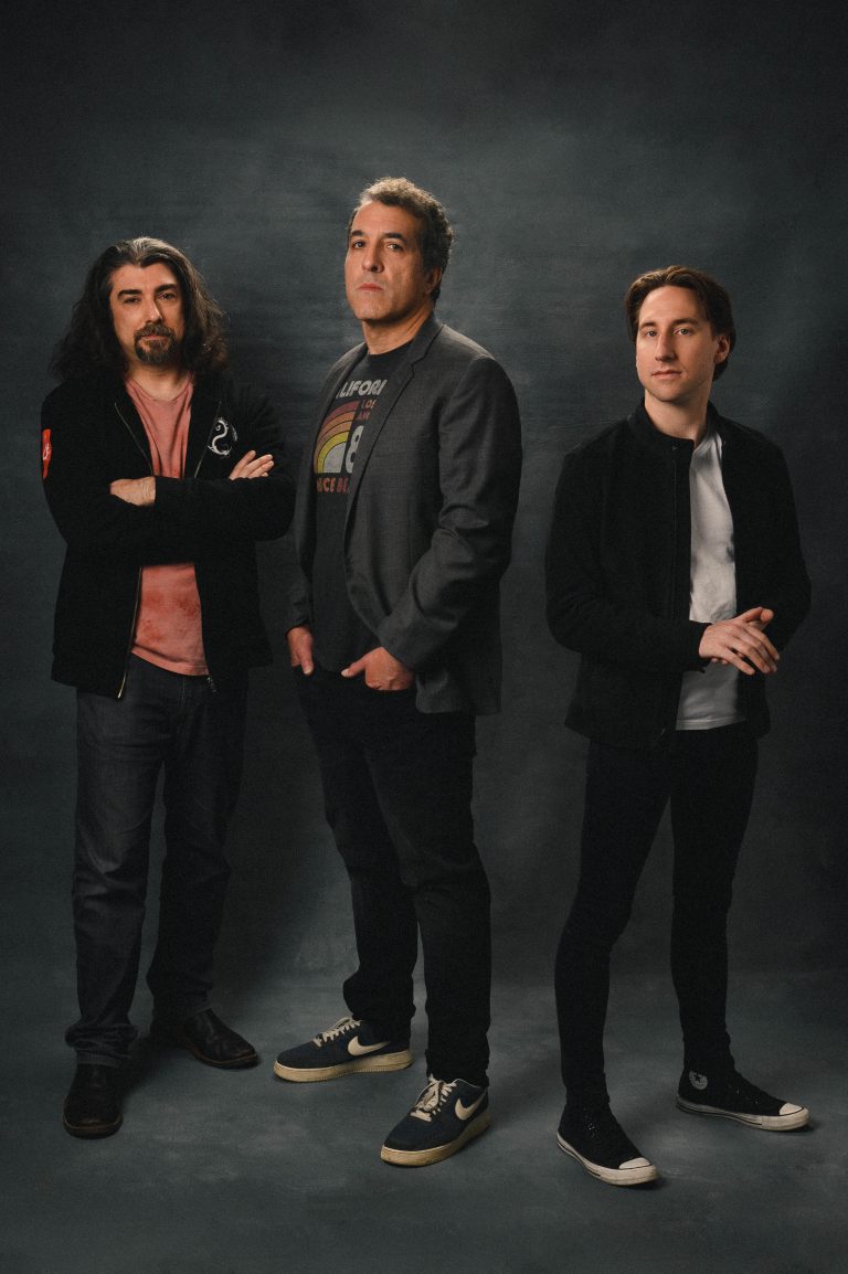 Innovative Alt-Rock Trio ‘Elsewhere’ Discovers Fractional Time Perception Via Single ‘Restless’ – Backed By Former Guns N’ Roses Manager
Alt-Rock outfit Elsewhere has unleashed their latest single, ‘Restless,’ the opening track from their groundbreaking

spinstrackingsystem.com/stssite/innova…