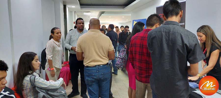 OUGPanama's tweet photo. ¡Gracias a todos los participantes que hicieron del Oracle Tech Day una experiencia increíble! Su entusiasmo y compromiso son el motor de nuestro evento. ¡Sigamos avanzando juntos en el mundo Oracle! #OracleTechDayPanamá #Agradecidos @edgard_sanchez @yamirethbatista https://t.co/9h94zmWiBd