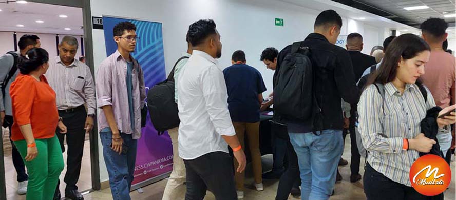 OUGPanama's tweet photo. ¡Gracias a todos los participantes que hicieron del Oracle Tech Day una experiencia increíble! Su entusiasmo y compromiso son el motor de nuestro evento. ¡Sigamos avanzando juntos en el mundo Oracle! #OracleTechDayPanamá #Agradecidos @edgard_sanchez @yamirethbatista https://t.co/9h94zmWiBd