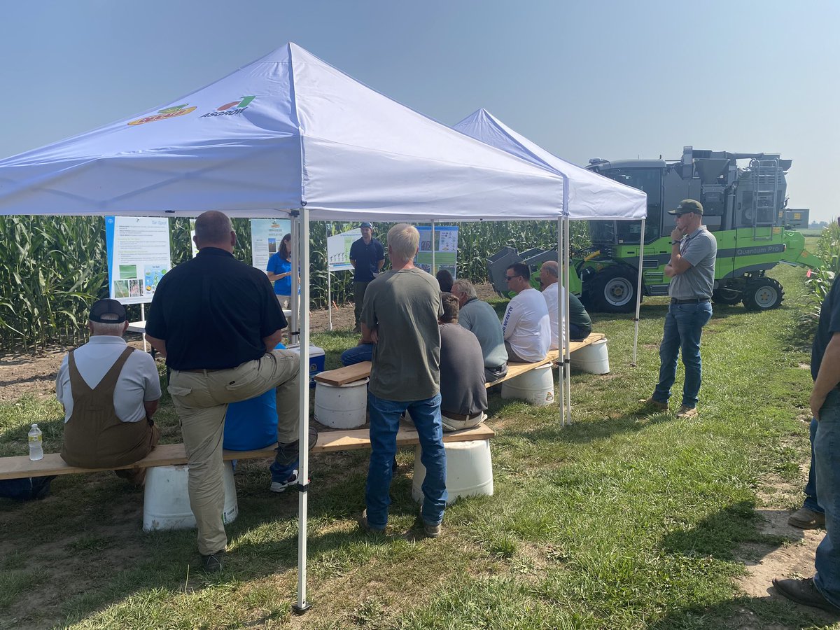 MikeSzydlo's tweet image. Big event in Janesville, WI today for key Dekalb/Asgrow growers. A lot of good information on tar spot, traits, weed control and Preceon!