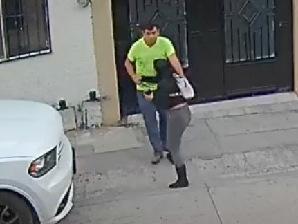 Carlosxroldan's tweet photo. Por favor TwiXter, tienes que hacer tu magia ✨️ #Montserrat fue asesinada el día de su cumpleaños por este HDP.
Hagamos viral esta foto hasta encontrar a este cobarde.
#URGENTE
#Leon #Guanajuato 
#Feminicidio
Compartan por favor 
Asaltante y Asesino 👇 https://t.co/RoFdpCU4Gd