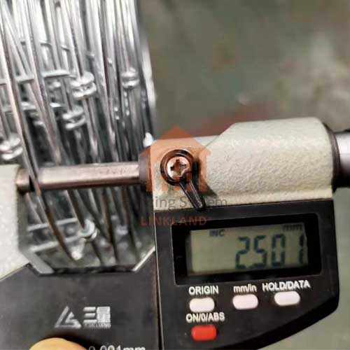 wangxu667886's tweet image. Cattle fencing is widely popular for its versatility, durability, ease of installation, transparency and affordability. It is a reliable fencing option that meets the needs of different industries and applications.📷Web: linklandfence.com
#Bullfence #fencenet #Versatility