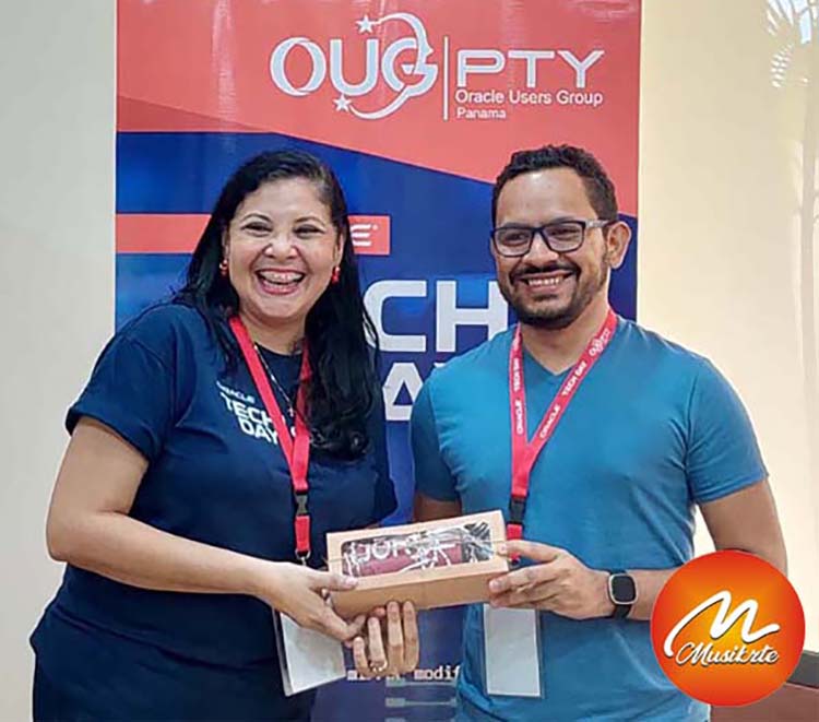 OUGPanama's tweet photo. Un fuerte abrazo de gratitud a nuestros queridos Oracle Ace participantes. Su conocimiento y energía han iluminado el Oracle Tech Day. ¡Juntos seguimos construyendo conocimiento y amistades! #OracleTechDayPanamá @ritan2000 @ggonza4knex @EOApex @cajasmota https://t.co/Xa0oZ7esvK